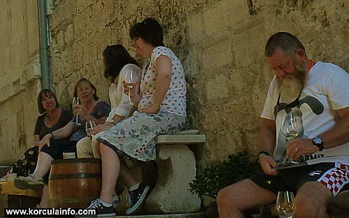 wine-tasting-korcula1
