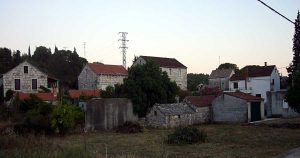 Stone houses in Zrnovo